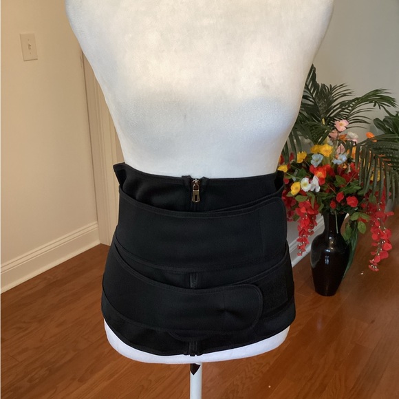 Waist Trainer For Workouts & Weight Loss - Picture 1 of 9